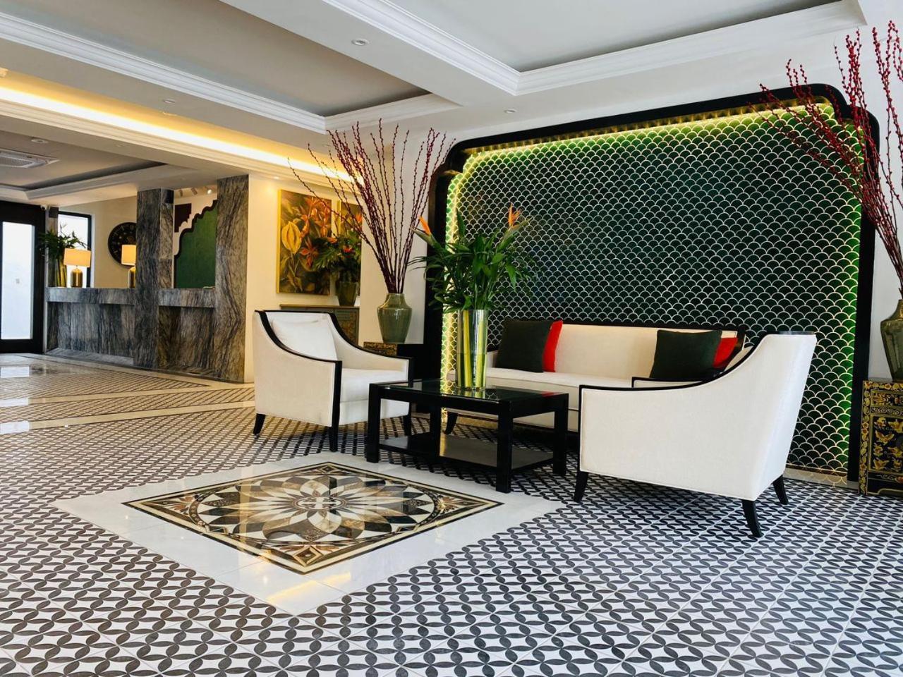 The Leith Hotel George Town Bagian luar foto