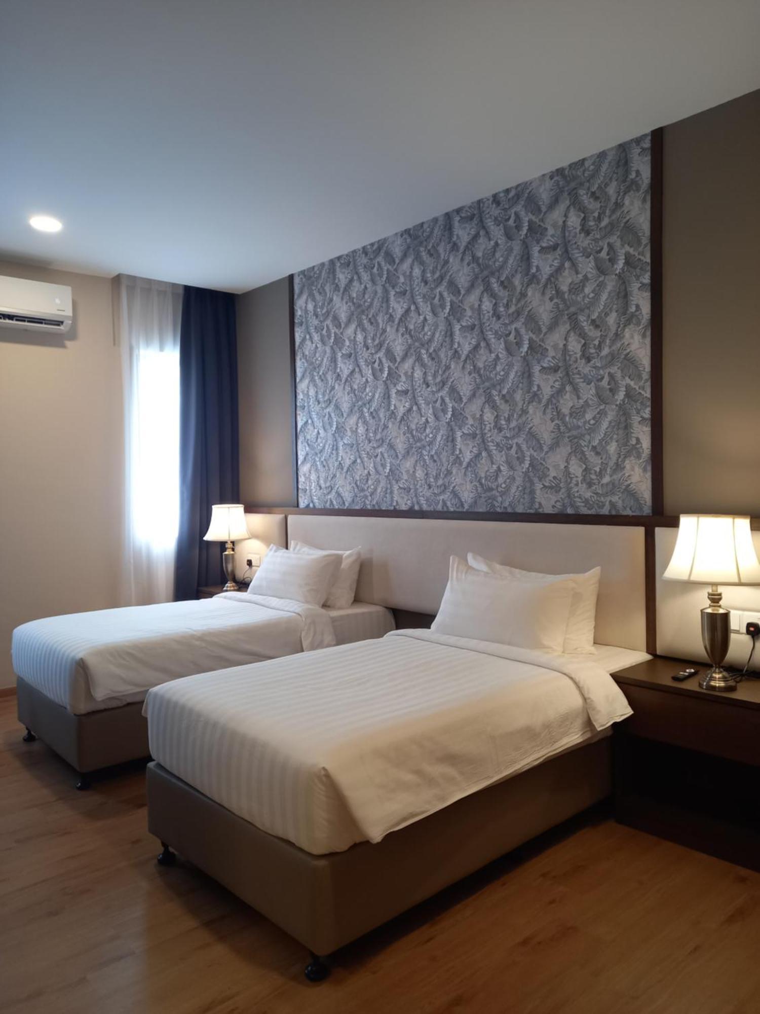 The Leith Hotel George Town Bagian luar foto