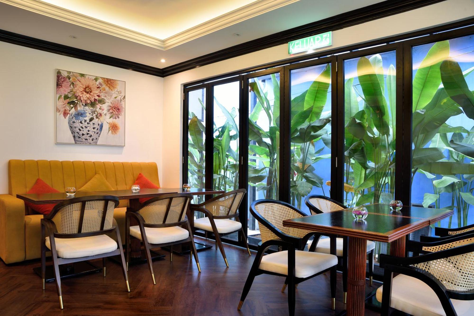 The Leith Hotel George Town Bagian luar foto