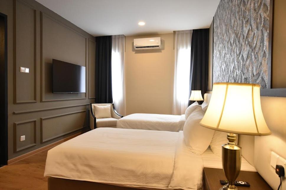 The Leith Hotel George Town Bagian luar foto